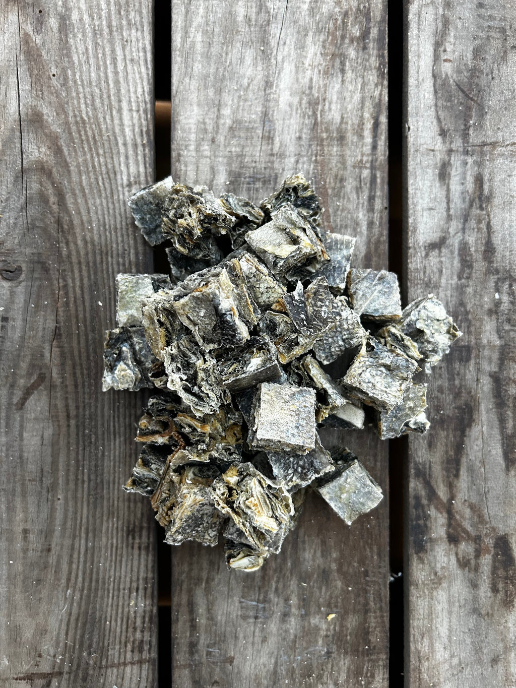 Fish Skin Cubes Medium 100g